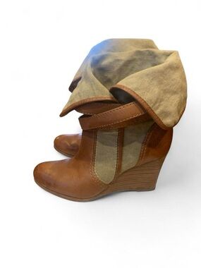 Women’s Fold-Over Wedge Ankle Boots in Tan